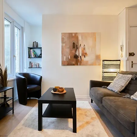 One Bedroom Near Tramway & Shops Appartement