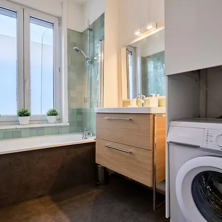 One Bedroom Near Tramway & Shops Daire *